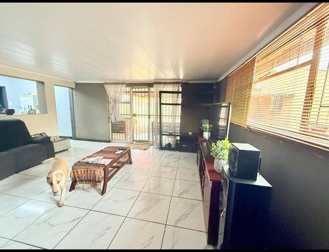 4 BEDROOM HOUSE FOR SALE IN VANDERBIJLPARK CW 6